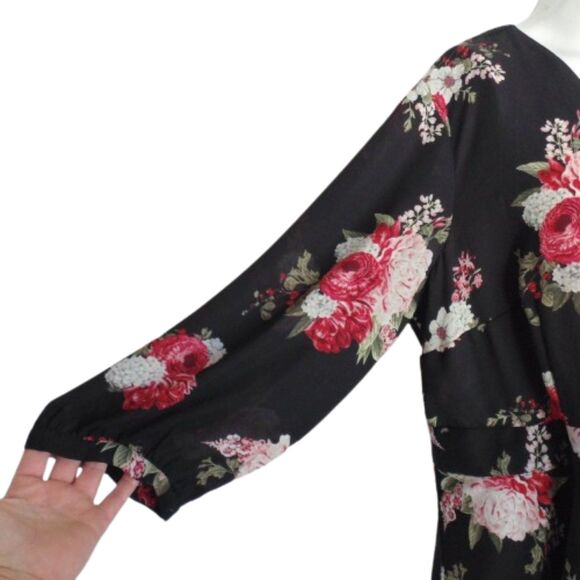 TORRID Wrap Top, 2/2X, Button/Tie, Black, Red floral, 3/4 sleeve, Poly/Washable - Picture 4 of 15